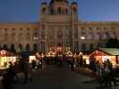 Kunsthistorisches Museum von Weihnachtsdorf Maria-Theresien-Platz aus