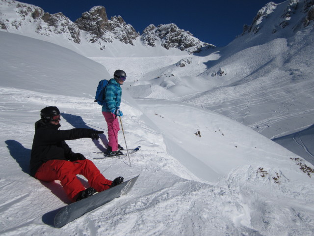 Markus und Rosie neben der Skiroute 'Schindlerhänge'