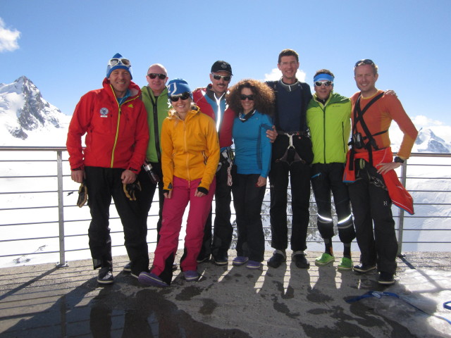 Erich, ?, Birgit, Wolfgang, Anabel, Herbert, Rudolf und ich bei der Cabane des Vignettes, 3.160 m (21. M&auml;rz)