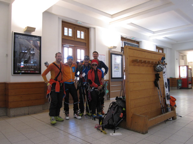 Ich, Rudolf, Wolfgang, Anabel und Herbert im Gare du Chamonix-Mont-Blanc