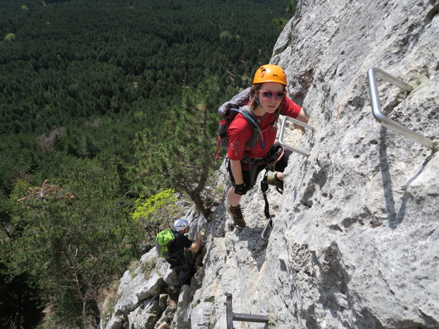 Wildenauer-Klettersteig: Hannelore vor der Schlüsselstelle