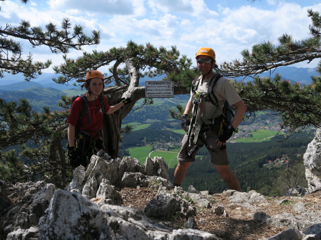 Wildenauer-Klettersteig: Hannelore und ich beim Ausstieg