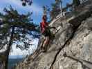 Gebirgsvereins-Klettersteig: Hannelore vor der Seilbrücke