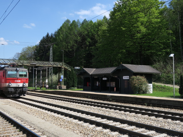 Bahnhof Rekawinkel, 360 m