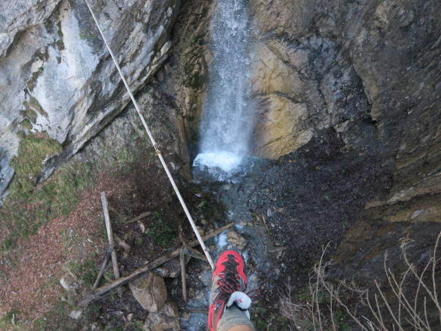 Klettersteig 'Wasserfall St. Anton im Montafon': erste Seilbrücke