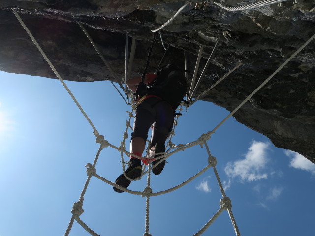 Klettersteig 'Felix' Himmelsleiter': Verena auf der Leiter zum Himmel