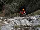 Tristans Kirchbogen-Klettersteig: Verena in der Gipfelwand