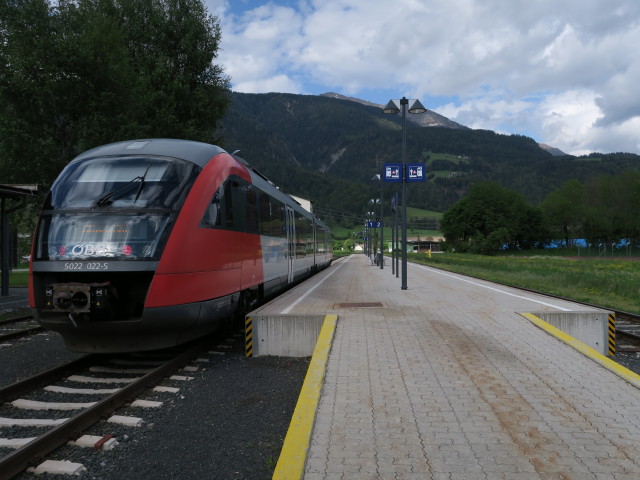 5022 022-5 als R 4818 im Bahnhof Kötschach-Mauthen, 710 m