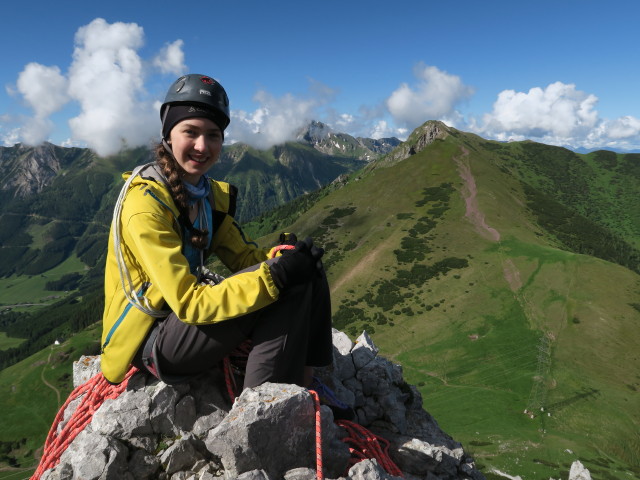 Fledermausgrat: Johanna am Stand nach der 2. Seillänge (18. Juni)