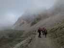 Erich, Christoph, Ulrike, Alexander, Helmut, Josef, Petra und Edith auf Weg 101 zwischen Paternsattel und Drei-Zinnen-Hütte