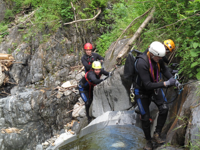 Klabauter-Klettersteig: Werner, Ulrike, Josef und Marion beim dritten Wasserfall