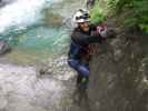 Klabauter-Klettersteig: Ursula zwischen Klabauterplatten und zweitem Wasserfall