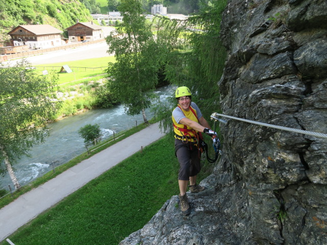 Klettersteig 'Burg Heinfels': Ulrike im Familienklettersteig
