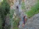 Klettersteig 'Burg Heinfels': Evelyn und Irmgard in der Wandtraverse