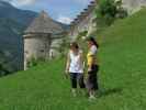 Irene und Ulrike bei der Burg Heinfels, 1.130 m