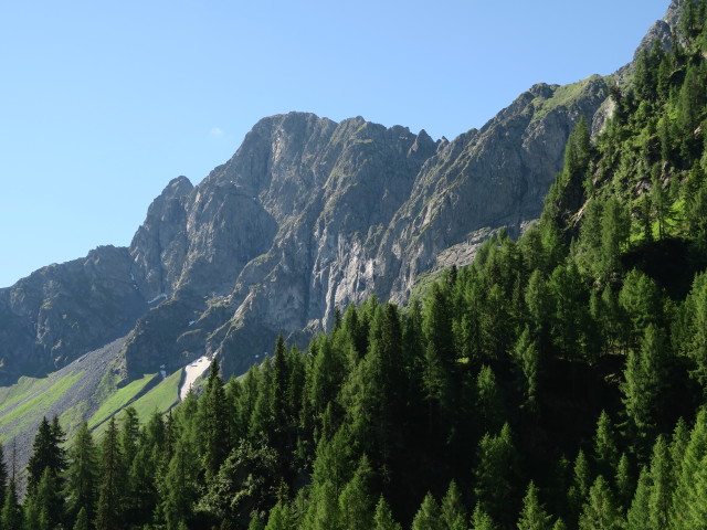 Steinwand vom Karnischen H&ouml;henweg aus