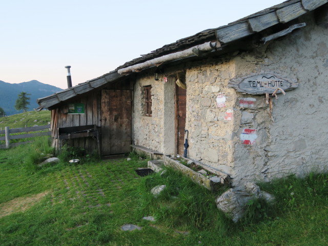 Teml-H&uuml;tte auf der Unholdenalm (10. Juli)