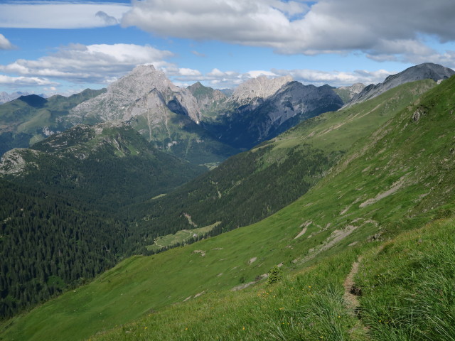 Karnischer Höhenweg zwischen Köderkopf und Oberer Tschintemuntalm (17. Juli)