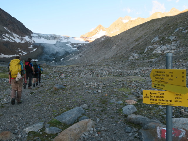 J&ouml;rg, Thorsten, Dirk und Klaus am Weg 131 zwischen Berglastal und Alpeiner Ferner (30. Juli)