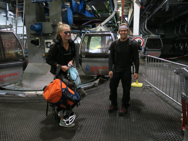 Miriam und Christoph in der Talstation der Gamsgartenbahn, 1.749 m (13. Aug.)