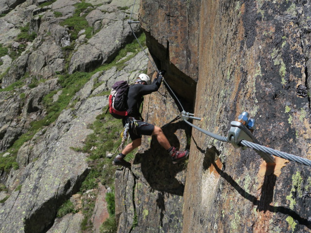 Fernau-Express-Klettersteig: Christoph im Überhang (13. Aug.)