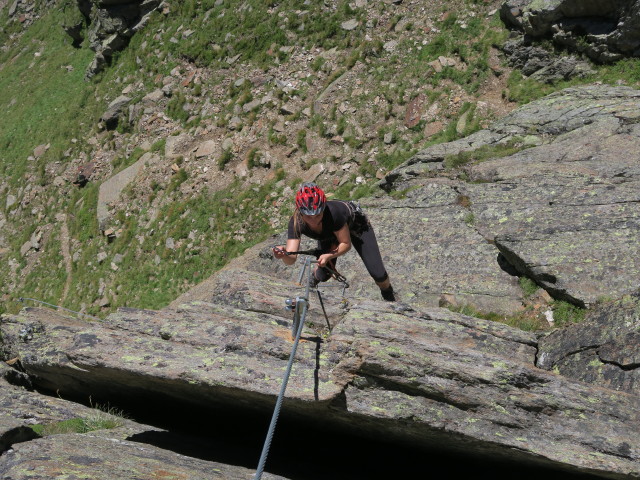 Fernau-Express-Klettersteig: Miriam im Überhang (13. Aug.)