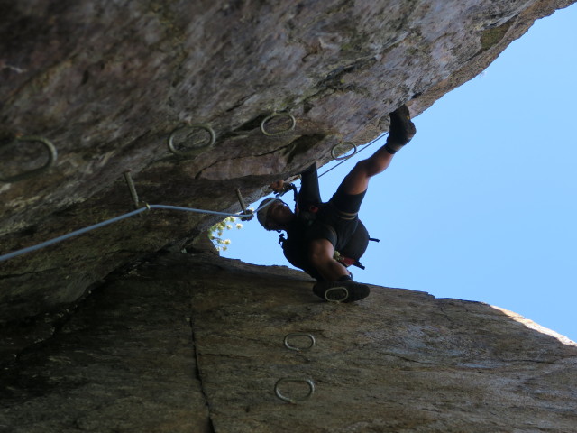 Fernau-Express-Klettersteig: Christoph im Kamin (13. Aug.)