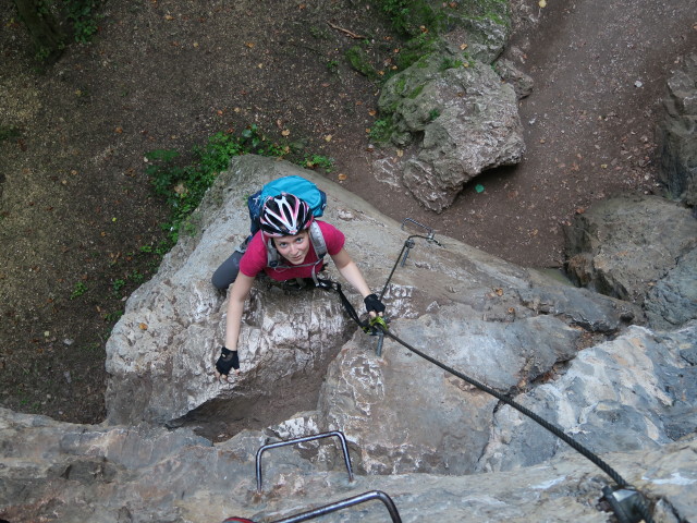 Währinger Klettersteig: Sabine im Einstieg