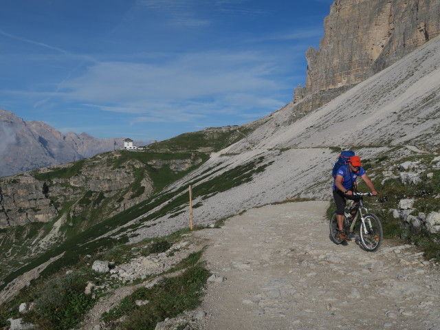 Axel am Weg 101 zwischen Rifugio Auronzo und Cappella degli Alpini