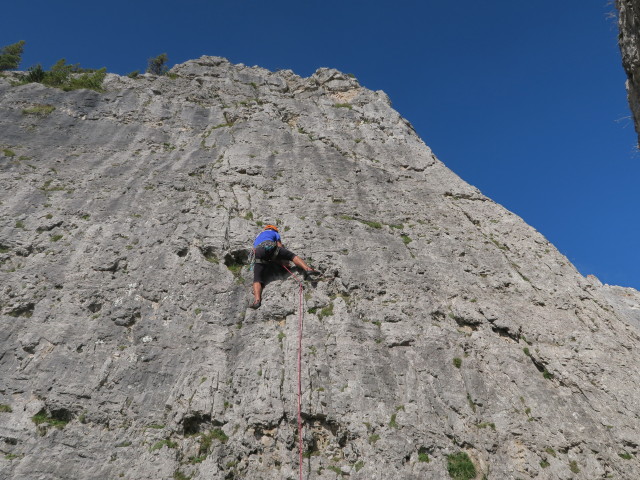 Torre Quarta Alta-Normalweg: Axel in der 1. Seillänge