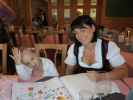 Katrin und Birgit im Restaurant Reisinger