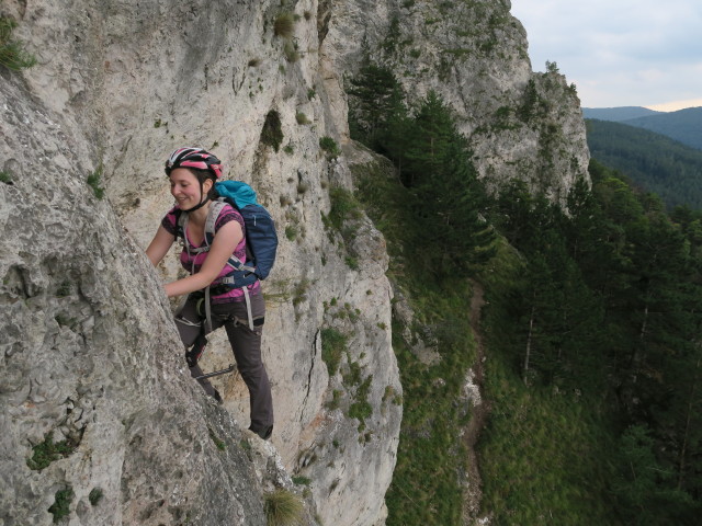 Pittentaler Klettersteig: Sabine in der ersten Querung