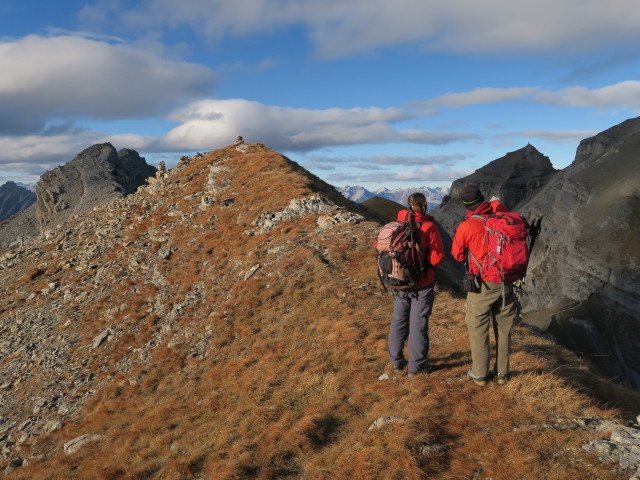 Gudrun und Christoph zwischen Lämpermahdspitze und Serlesjöchl (30. Okt.)