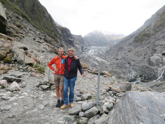 Ich und Papa am Fox Glacier Lookout im Westland Tai Poutini National Park (21. Nov.)