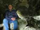 Papa unter dem Oparara Arch im Kahurangi National Park (24. Nov.)