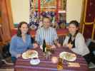 Sabine, ich und Daniela im Restaurant Songtsen Gampo (8. Nov.)