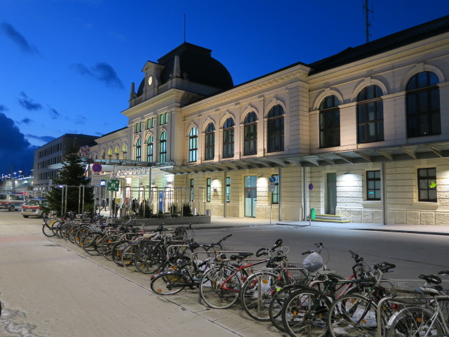 Hauptbahnhof St. Pölten, 273 m