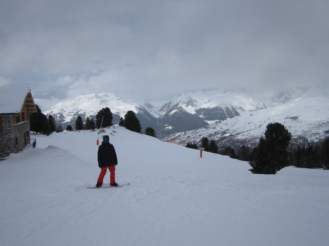 Markus bei der Bergstation des Télésiège Pierres Blanches (4. März)