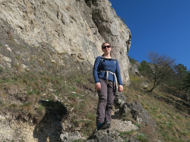 Sabine zwischen Pitten und Pittentaler Klettersteig