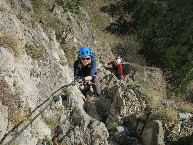 Pittentaler Klettersteig: Sabine zwischen ersten und zweiter Querung