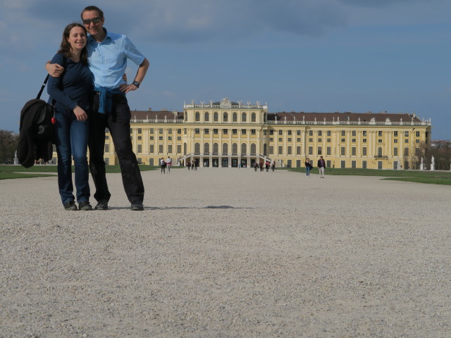 Sabine und ich beim Schloss Schönbrunn