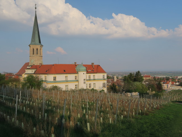 Schloss Gumpoldskirchen, 260 m