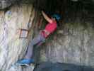 Gumpoldskirchner Klettersteig: Sabine in der Höhle