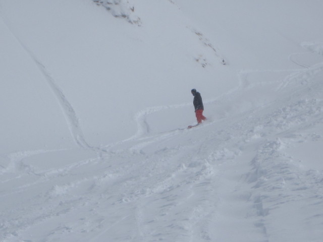 Markus neben der Piste 38 (19. Apr.)