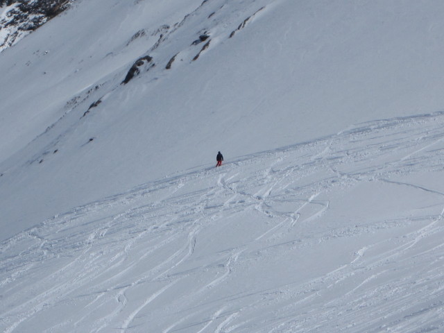 Markus neben der Piste 42 (21. Apr.)