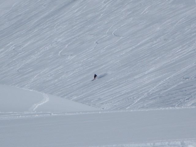 Markus neben der Piste 42 (21. Apr.)