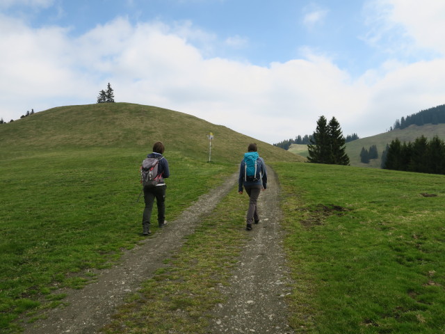 Hannelore und Sabine am Weg 740 zwischen Winkler und Aibel