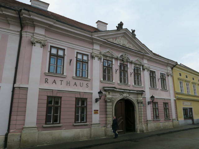 Sabine beim Rathaus