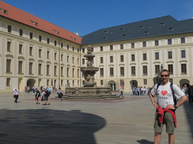 Ich im Zweiten Hof der Burg