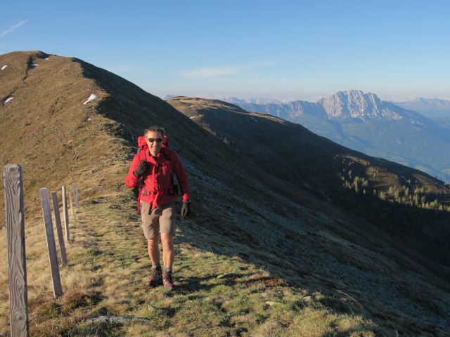 Ich am Weg 327 zwischen Gnoppnitztörl und Schanitzentörl (26. Mai)